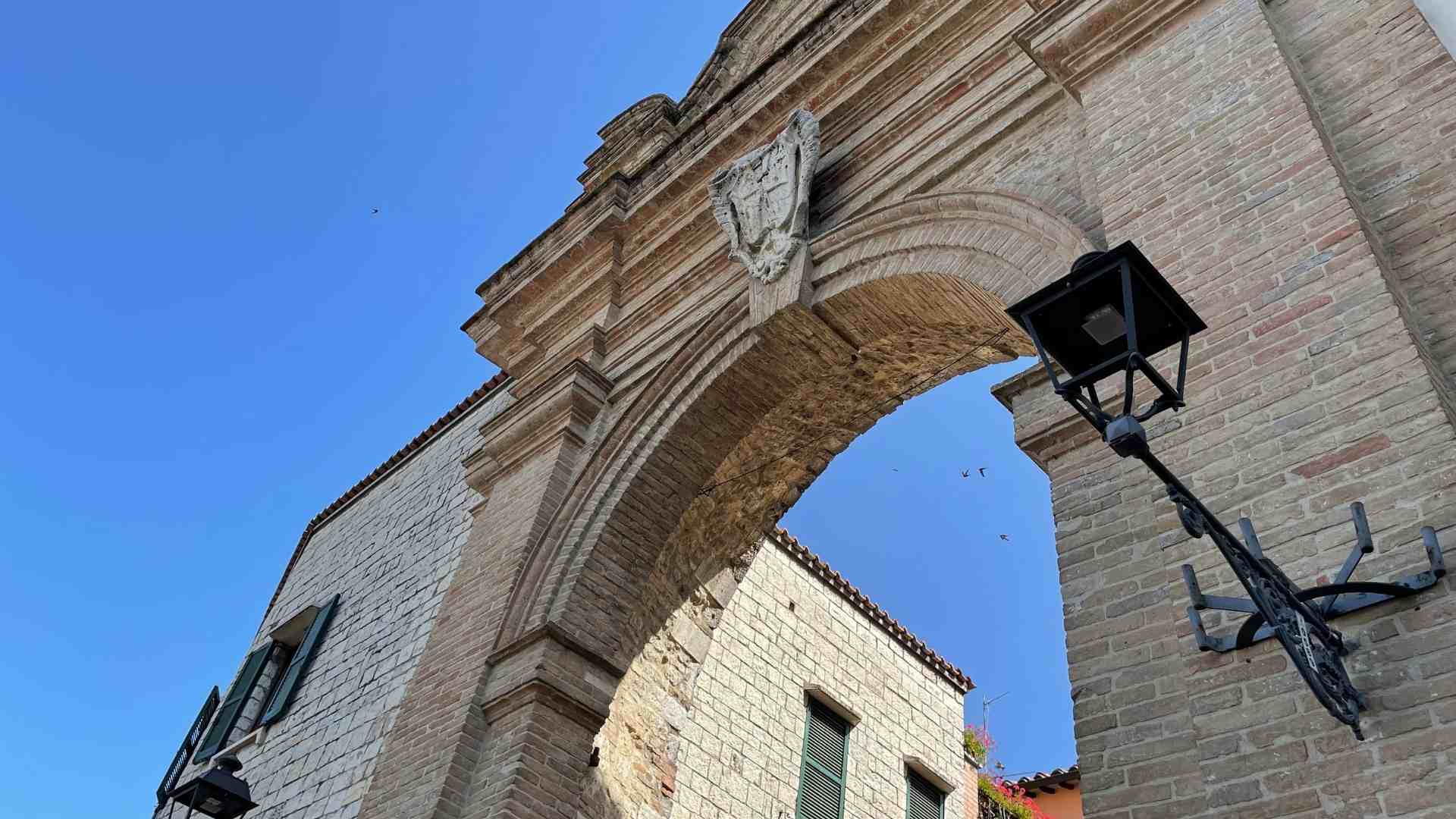porta-romana-san-gemini